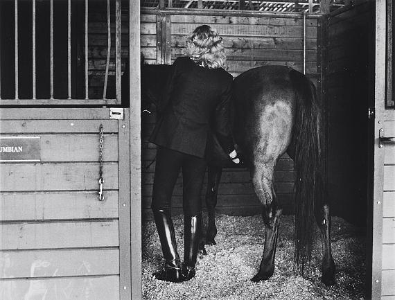 Auction 1255/lot 643
Helmut Newton
Woman with Horse, Burbank (Los Angeles), 1987
Gelatin silver print mounted to aluminium
44.3 x 58.3 cm (50.5 x 60.5 cm)
From an edition of 10
Estimate € 10,000 – 15,000
 