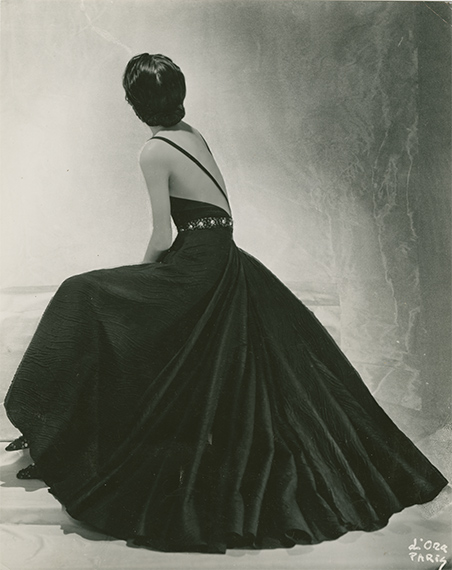 d’Ora Paris
Abendkleid von Alix, 1935
Silbergelatine, 20,9 x 16,9 cm
OÖLKG, Land Oberösterreich, Fotosammlung