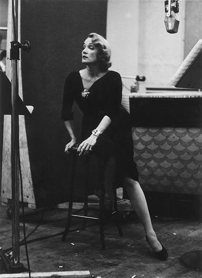 Eve Arnold
Marlene Dietrich at the recording studios of 
Columbia Records, New York City, 1952 
© Eve Arnold / Magnum Photos