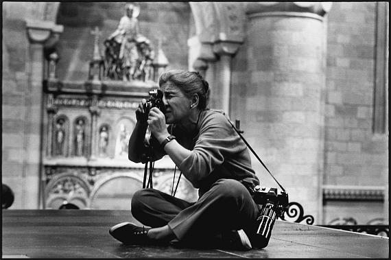 Robert Penn
Eve Arnold on the set of Becket, 1963 
© Eve Arnold / Magnum Photos