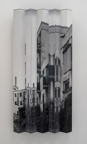 Sinta Werner, Geteilte Aufmerksamkeit I - II, 2023
Stahl, Fototransfer auf Holz, Acrylglasstäbe, 118 x 57,5 x 16 cm
courtesy Alexander Levy Galerie