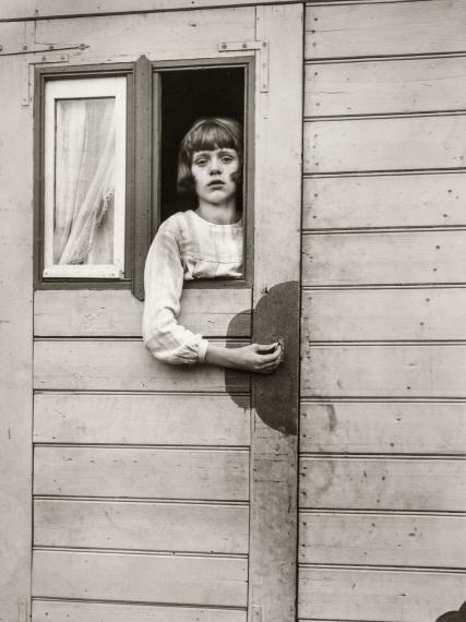 Blurring Reality and Fiction – August Sander Meets AI. Blurring Reality and Fiction – August Sander Meets AI.