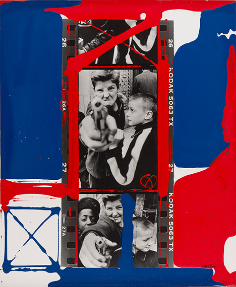 137
William Klein (1926-2022)
Gun 1. New York, 1954.
Gelatin silver print enhanced with blue and red enamel paint, signed. 