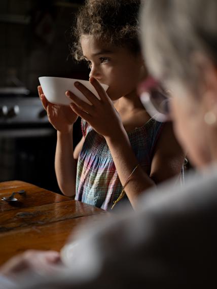Lucas Foglia
Sara Eating Breakfast, Italy, 2021
Archival pigment print
76 x 59.5 cm
Edition of 8 + 2 AP