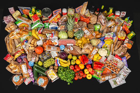 75 kg Lebensmittel – das ist die Menge, die laut Statistik j hrlich jede und jeder zu Hause wegwirft© Isolde & Dieter Bornemann