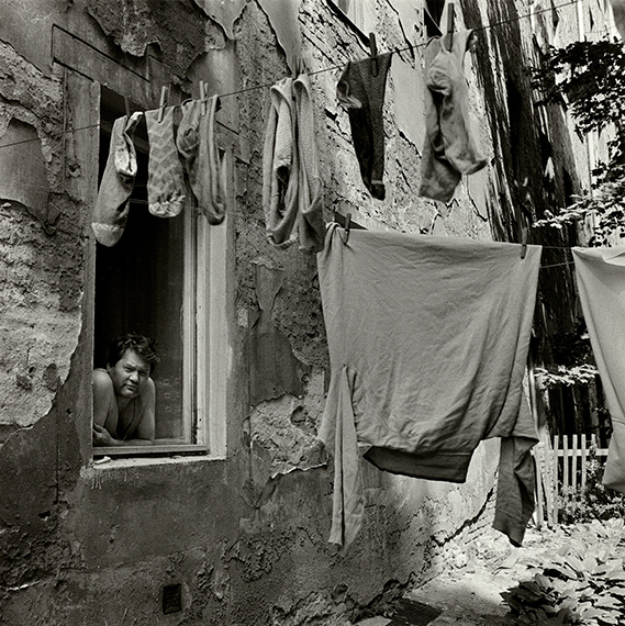 Reinhard Münch (*1951)
Aus der Serie: Das Haus Dunckerstr. 16 in Berlin 1058, 1985
Reinhard Münch
