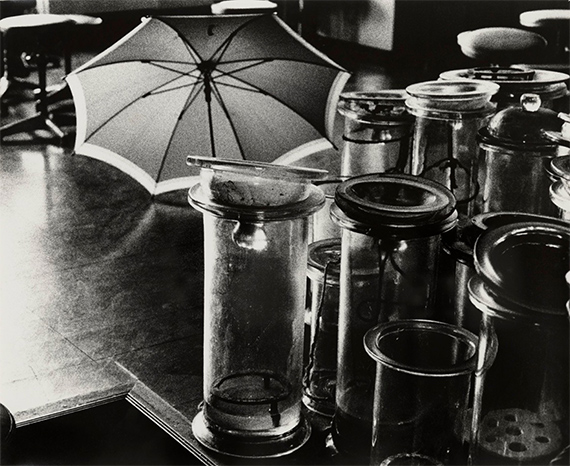 Ishiuchi Miyako, Untitled from Suidobashi, 1982, 
vintage silver gelatin print. 
Courtesy of Michael Hoppen Gallery and Independent.