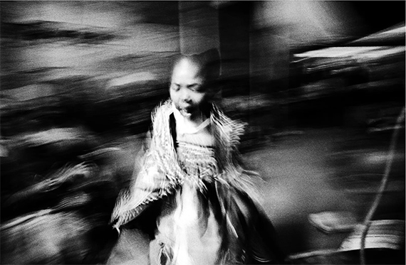 Andrew Tshabangu
Portrait of a Young Thwasa, Bridges Series, 1999
Analog Print 31.5 × 46 cm
SEPTIEME Gallery Paris, Cotonou