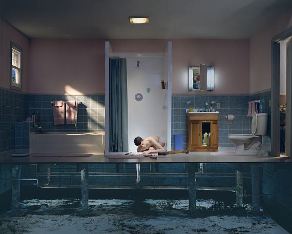 Gregory Crewdson
Untitled, aus der Serie Twilight, 1998–2002 ALBERTINA, Wien, Dauerleihgabe - Privatbesitz© Gregory Crewdson
