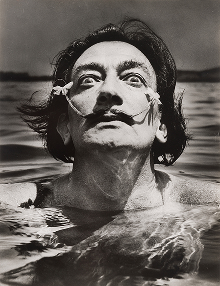 22
Jean Dieuzaide (1921-2003)
Dalí dans l’eau. Portlligat, Cadaqués, Spain, 1953.