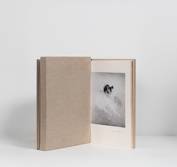 Photographies et éditions / Photographs and Editions