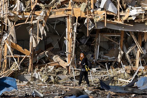 Die Uhr des Krieges – Das Ukrainische Fototagebuch