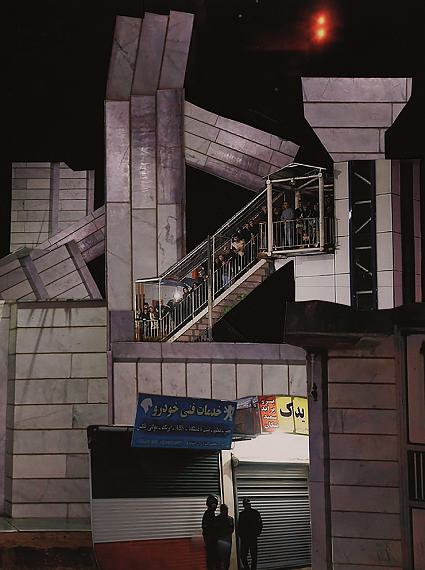 Nazanin HafezThe Unusual is Happening, from »Spectators«, 2025Papiercollage, 41 x 34 cm© Nazanin Hafez