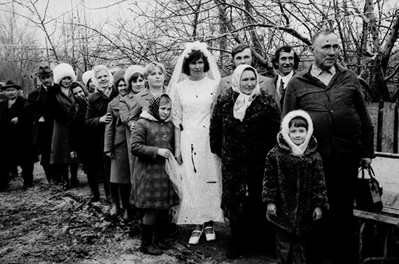 Maxim Dondyuk: Chornobyl Archive, in der Sperrzone geborgenes Familienfoto