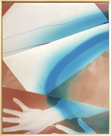 Marta DjourinaOhne Titel (aus der Werkreihe FOLDS), 2026Direktbelichtung auf gefaltetem analogen Fotopapier 40 x 50 cmUnikat