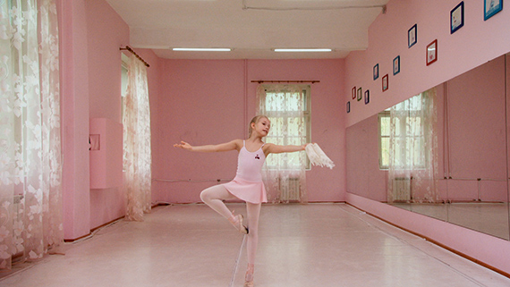 Rineke Dijkstra_Marianna (The Fairy Doll) videostill