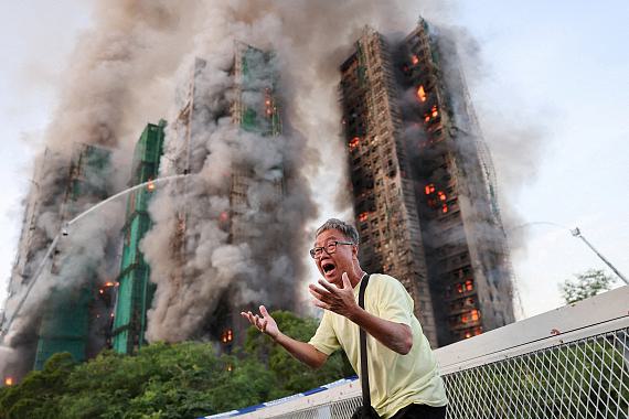 Asia-Pacific and Oceania SinglesA Desperate Plea © Tyrone Siu,  Reuters
