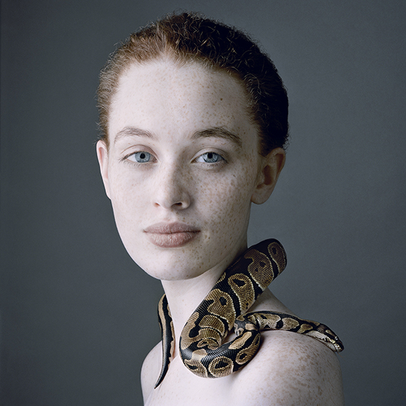 Laura au serpent 2017 © Jean-Baptiste-HuynhCourtesy Galerie Patrick Gutknecht, Genève Laura au serpent 2017 © Jean-Baptiste-HuynhCourtesy Galerie Patrick Gutknecht, Genève