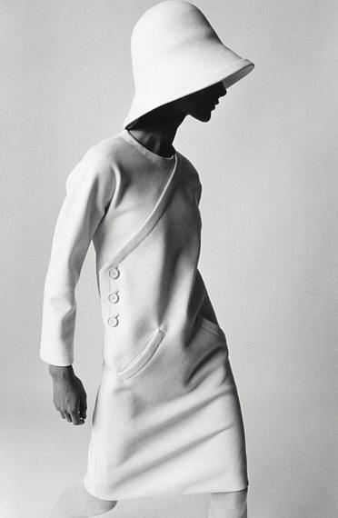 Kleid von Nina Ricci, Paris 1966&copy; F.C. Gundlach / Stiftung F.C. Gundlach