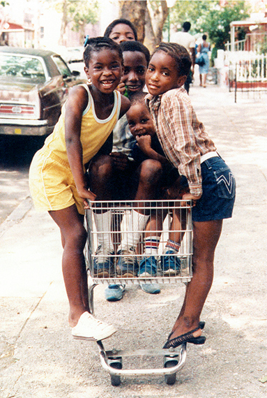 Jamel Shabazz, Time of Innocence, Brooklyn, NYC, 1980
© Jamel Shabazz, Courtesy Galerie Bene Taschen, Köln Jamel Shabazz, Time of Innocence, Brooklyn, NYC, 1980
© Jamel Shabazz, Courtesy Galerie Bene Taschen, Köln