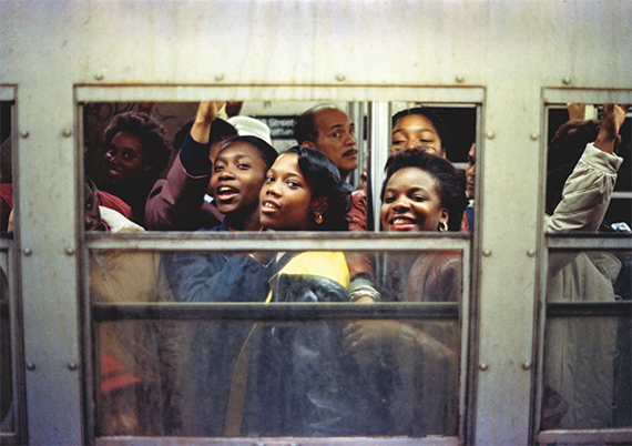 Jamel Shabazz Rush Hour NYC 1988
© Jamel Shabazz, Courtesy Galerie Bene Taschen, Köln Jamel Shabazz Rush Hour NYC 1988
© Jamel Shabazz, Courtesy Galerie Bene Taschen, Köln