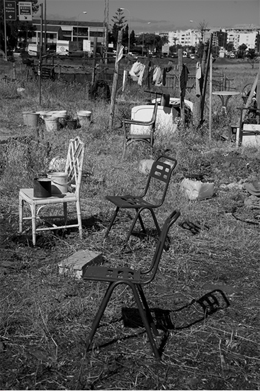 Where are the sheep? II, 2009
Black and white print on aluminium, 169 x 238 x 1 cm
© Owanto Where are the sheep? II, 2009
Black and white print on aluminium, 169 x 238 x 1 cm
© Owanto