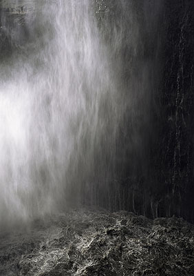 Nina PohlUntitled (Wasser fallend), 2004C-print/Diasec257,5 x 183,5 cm