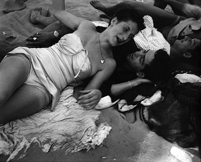 Coney Island, c. 1947 © Sid Grossman courtesy Howard Greenberg Gallery, New York