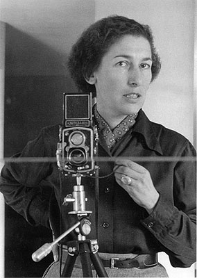 Gisèle Freund, Selbstportrait mit Kamera, Mexiko Stadt, 1950