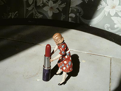 Pushing Lipstick, 1979 - © Laurie Simmons, Courtesy Sperone Westwater, New York