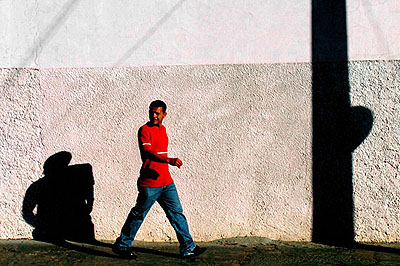Unbekannter aus der Serie DER MOLOCH SÃO PAULO, BRASILIEN, C-Print 2008 © João Paglione