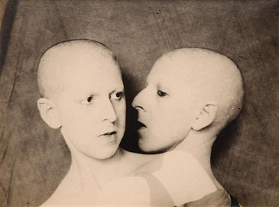 Claude CahunQue me veux-tu? (What do you want from me?), double self-portrait, 1929Vintage gelatin-silver print, 18 x 23 cmPrivate collection© Estate of Claude CahunPhoto: Philippe Migeat