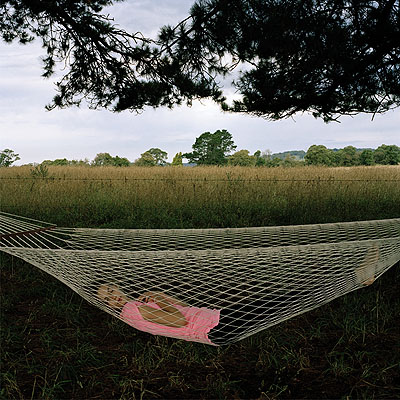 girl in hammock, 2010, série The colour of Bondi, c-print, 63 x 63 cm, édition 30 ex.