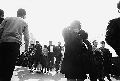 Yutaka Takanashi: West Exit Square, Shinjuku Station, Shinjuku-ku (Tokyo-jin/ Toshi-e), 1965, printed 1970