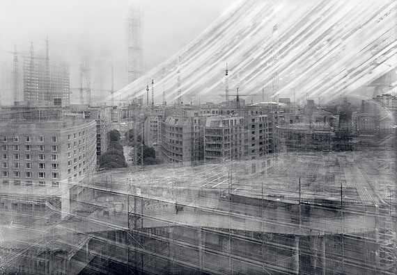 Michael Wesely, Potsdamer Platz, Berlín, 1997-1998. Courtesy of the artist. © Michael Wesely