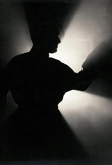 Willy Kessels, Zelfportret in tegenlicht, 1931  © Willy Kessels