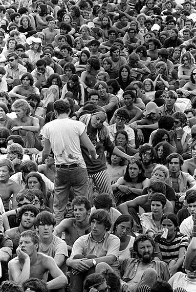 Woodstock Dancing Couple, Woodstock Music & Art Fair, Bethel, NY, 1969. 28x35,5 cm © Baron Wolman