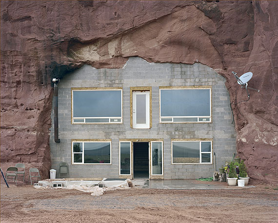 Alec Soth2008_08zL0238b (cave home, front)2008archival pigment print, diptych81,3cm x  101,6cmCourtesy Loock Galerie, Berlin