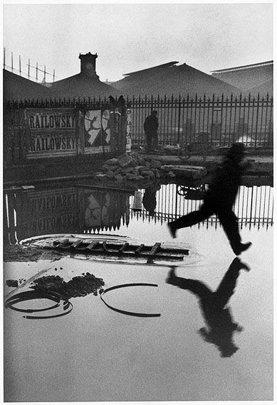 © Henri Cartier-Bresson /Magnum PhotosFRANCE. Paris. Place de l'Europe. Gare Saint Lazare. 1932. 