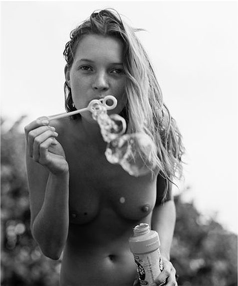 Bruce Weber, Kate Moss, Golden Beach, FL, 1997archival pigment print76.2 x 61 cm© Danziger project, Bruce Weber