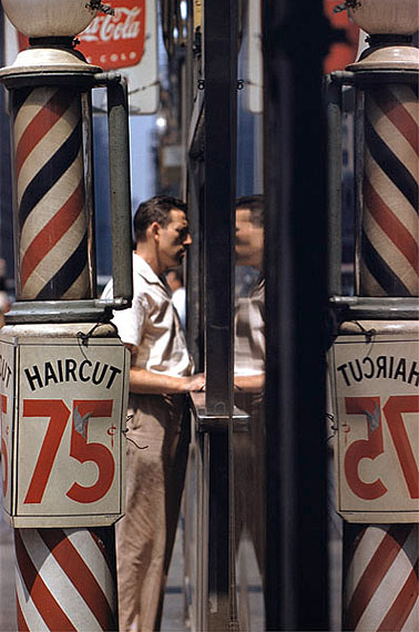 Saul Leiter, Haircut, 1956. © Saul Leiter, Courtesy Howard Greenberg Gallery, New York