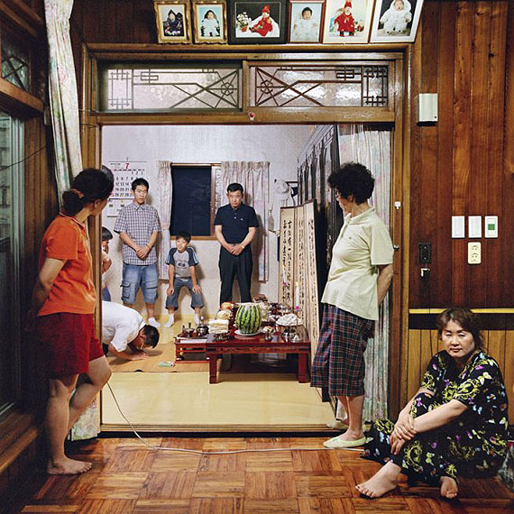 Sunmin Lee
Lee, Sunja's House #1 – Ancestral Rites from the series Woman's House II (2003-2004)
2004
Chromogenic photograph
Courtesy of the artist © Sunmin Lee