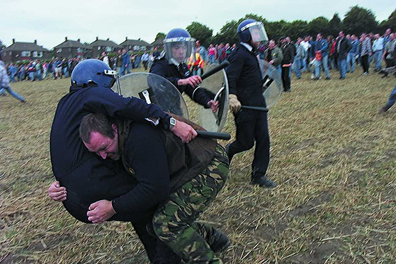 Jeremy Deller The Battle of Orgreave, 2002(a filmed re-enactment of a miners' strike that took place in 1984)Director: Mike Figgis© Jeremy Deller 