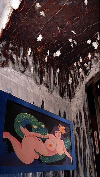 Wong Wo Bik, Beauty and Snow, Lai Yuen Amusement Park, Hong Kong, 1997, Fine art inkjet print, 172 x 96 cm (Edition of 5) / 120 x 68 cm (Edition of 8). (Image courtesy of the artist and Blindspot Gallery)