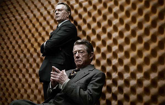© JACK ENGLISH, »TINKER TAILOR SOLDIER SPY«, GARY OLDMAN AS GEORGE SMILEY AND JOHN HURT AS CONTROL