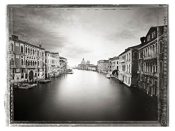 Christopher ThomasCanal Grande I, 2010Pigment Print on Arches Cold Pressed Rag PaperEdition of 25 plus 3 AP´s , 56 x 76 cmEdition of 7 plus 2 AP´s, 103 x 135 cm © CHRISTOPHER THOMAS / Courtesy Bernheimer Fine Art