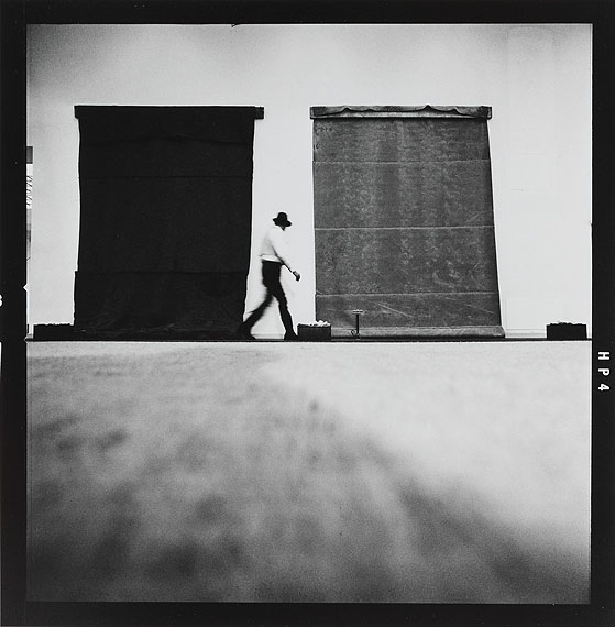 Lothar Wolleh: Joseph Beuys im Moderna Museet, Stockholm, Januar 1971© 2012 Oliver Wolleh©  VG Bild-Kunst, Bonn 2012