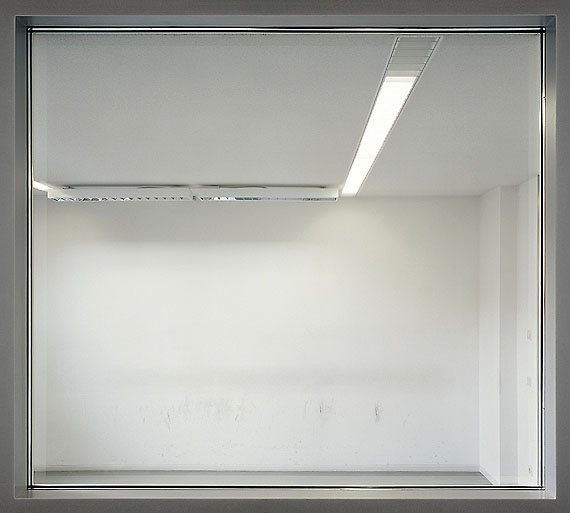 Andreas Thein: F 02 aus FREMDENZIMMER, 190 x 171 cm, C-Print, Diasec, 2002