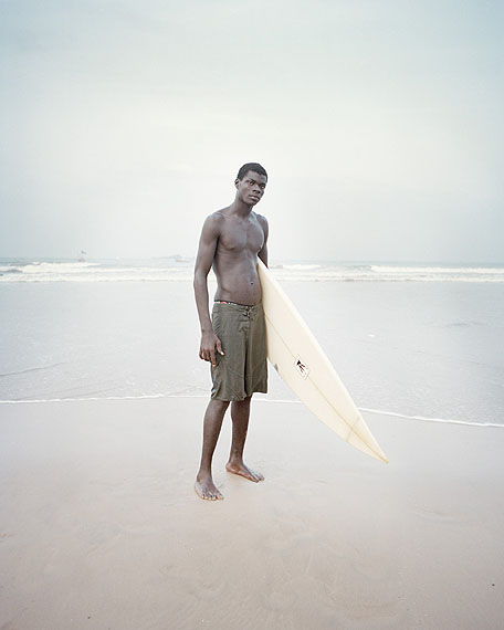 Malte Wandel: SURFER # 04, Busua, Ghana, 80 x 100 cm