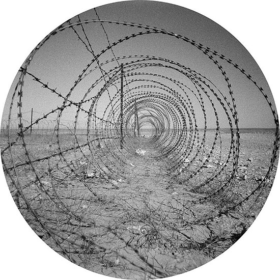 Cercle fermé2005 | tirage barité sur alu | 110 cm | Ed. 3 + 1 EA